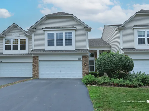 796 Pointe Dr #796, Crystal Lake, IL 60014