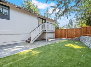 10542 SE 16th St APT A, Bellevue, WA 98004