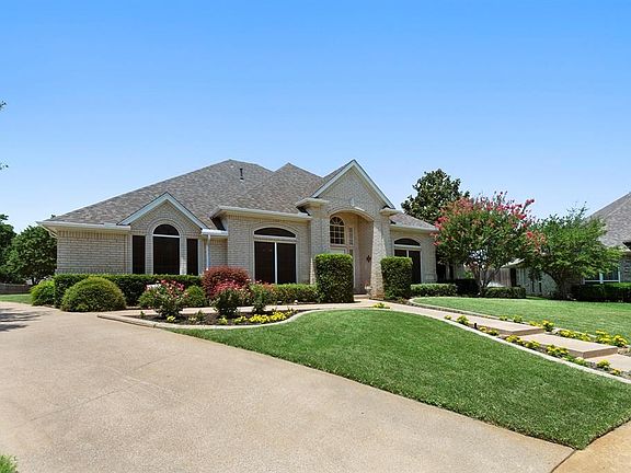 3rd image of 8333 Thornhaven Ct