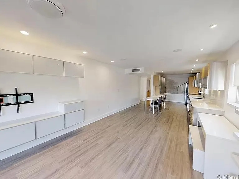 855 Euclid Ave #208 — Photo 6