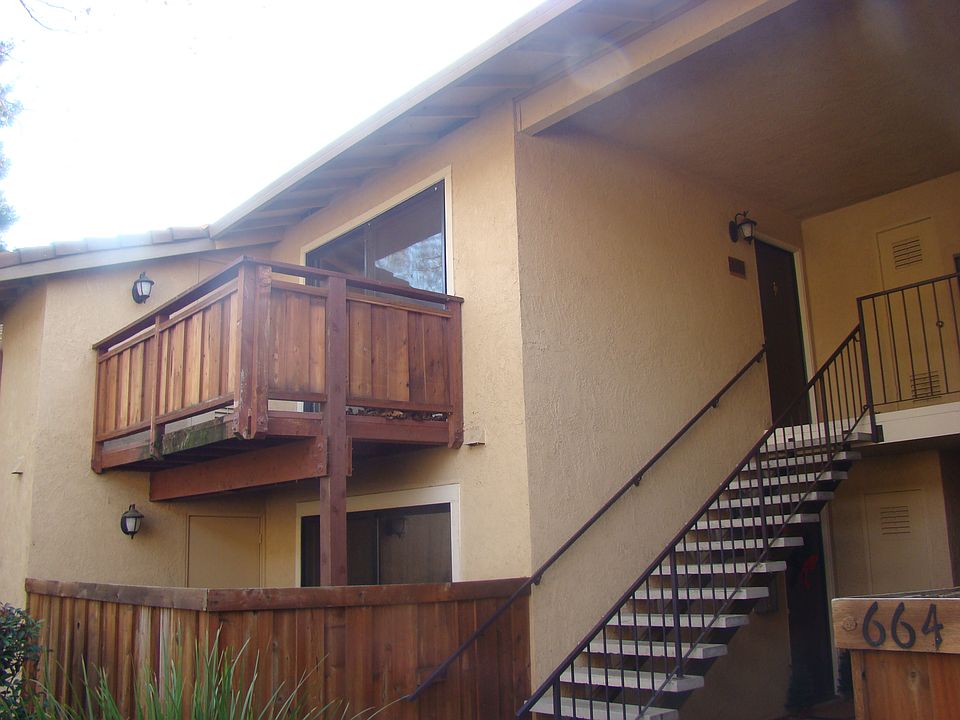 1st image of 658 Arcadia Dr