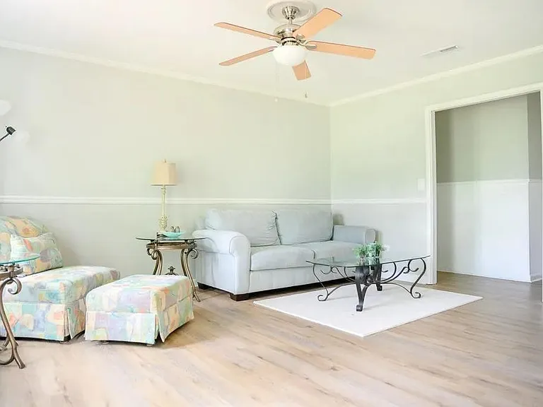 413 Christopher Dr — Photo 10