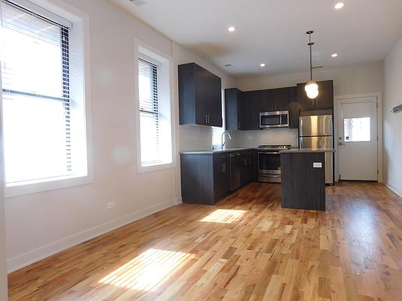 4th image of 1228 W Diversey Pkwy APT 2R