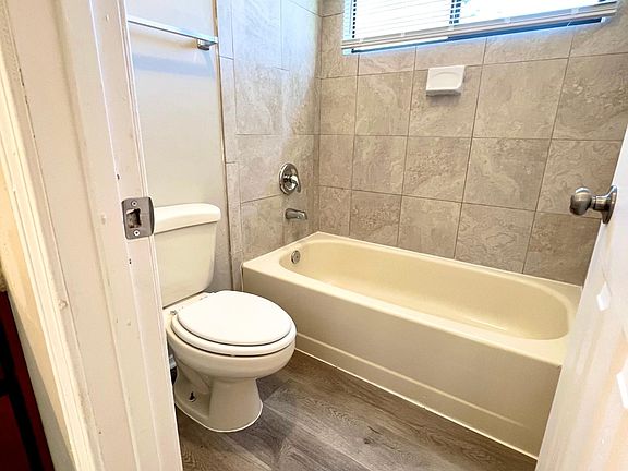 5th image of 2262 Ironstone Dr W