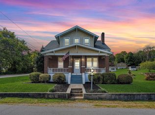 29 S Factory St, Fincastle, VA 24090