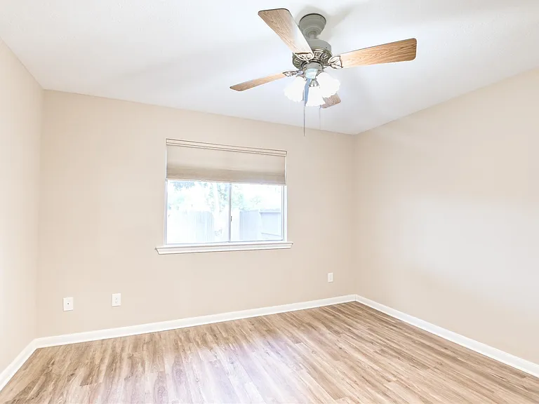 203 Colony Creek Dr — Photo 21