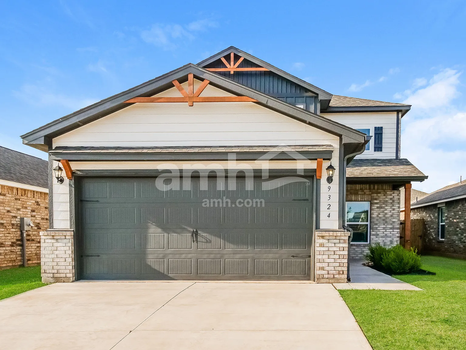 4 bed, 2.5 bath, 1903 sqft, $2,115 — Photo 1