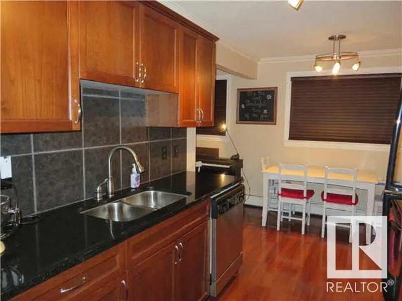 2 bed, 1.0 bath, 800 sqft, $1,600 — Photo 3