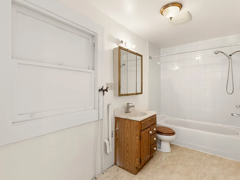 811 W Grand Ave #A — Photo 20