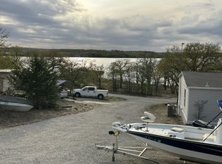 471 Lakeside Dr, Bowie, TX 76230