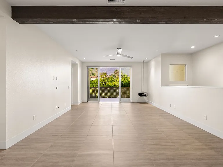 110 The Riv — Photo 10