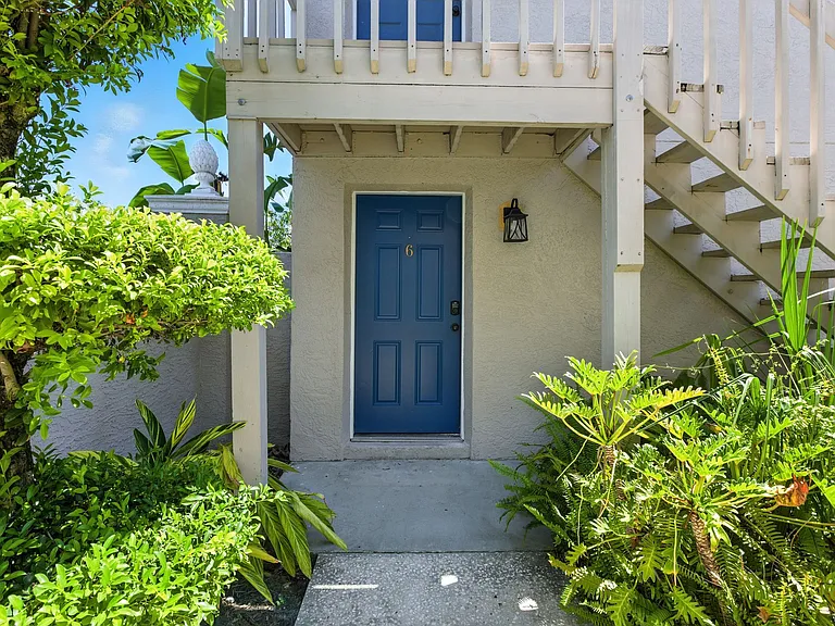 408 S Tampania Ave — Photo 2