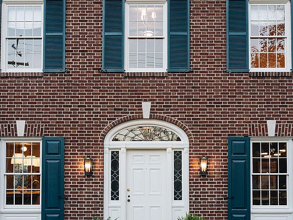 3rd image of 60 Woodward Ln SE