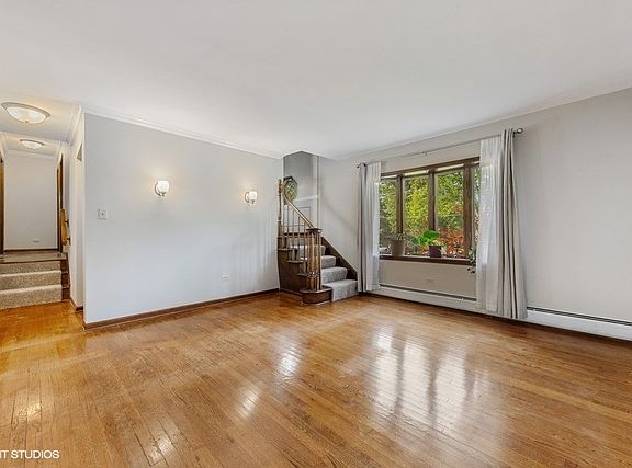 5th image of 412 W Meadow Ave