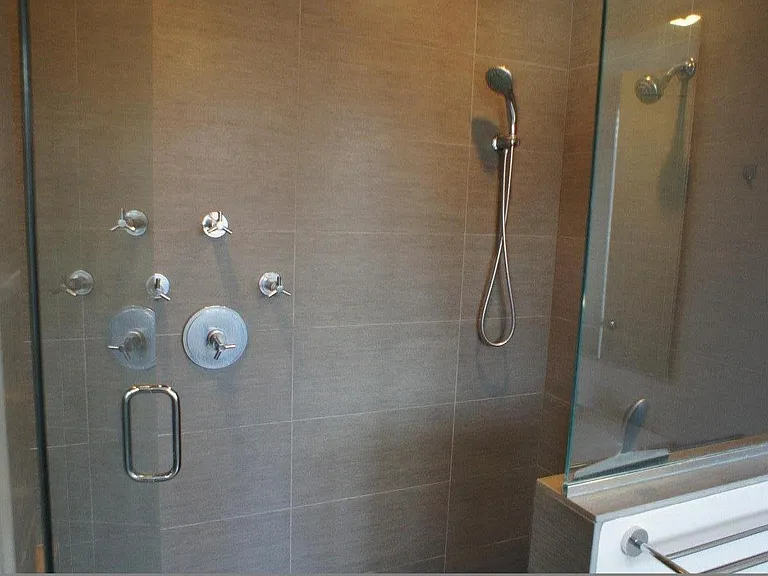 170 Bowen St #3 — Photo 4