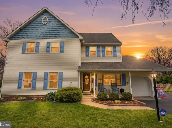 211 Longview Ave, Langhorne, PA 19047