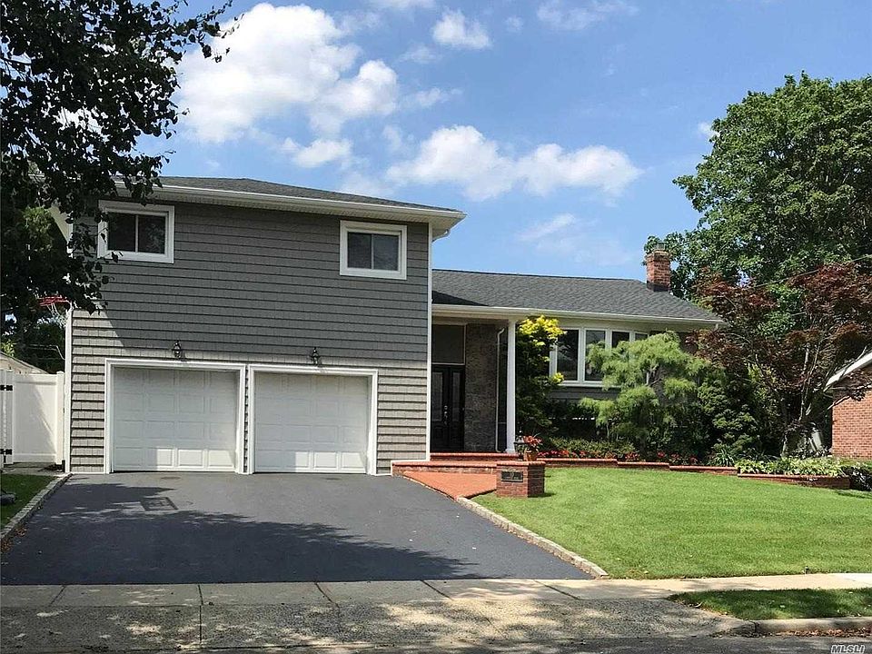 1st image of 10 Schuyler Dr