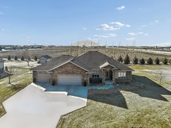 1213 N Country Club Rd, Algona, IA 50511