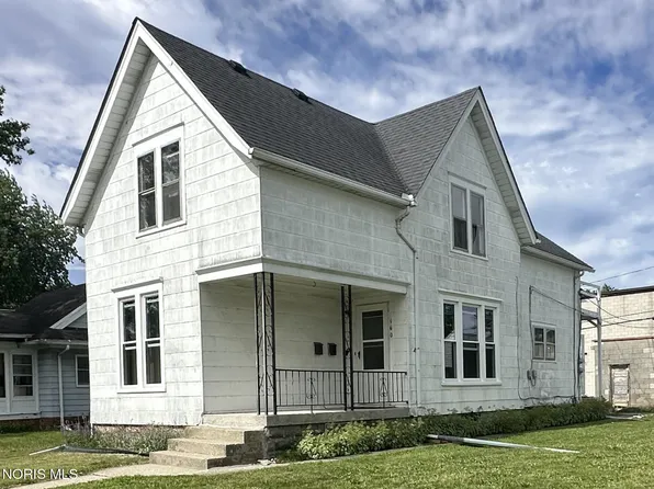160 Oak St, Rossford, OH 43460