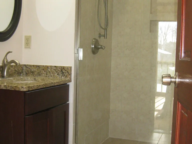 1446 Oakbrook E — Photo 18