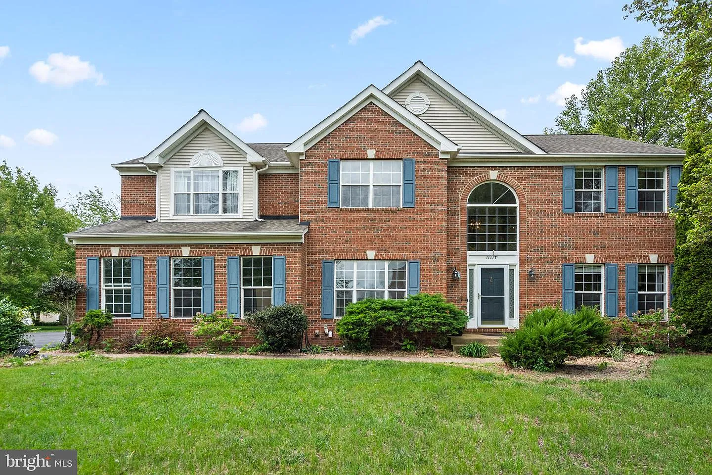 5 bed, 3.5 bath, 4956 sqft, $4,700 — Photo 1