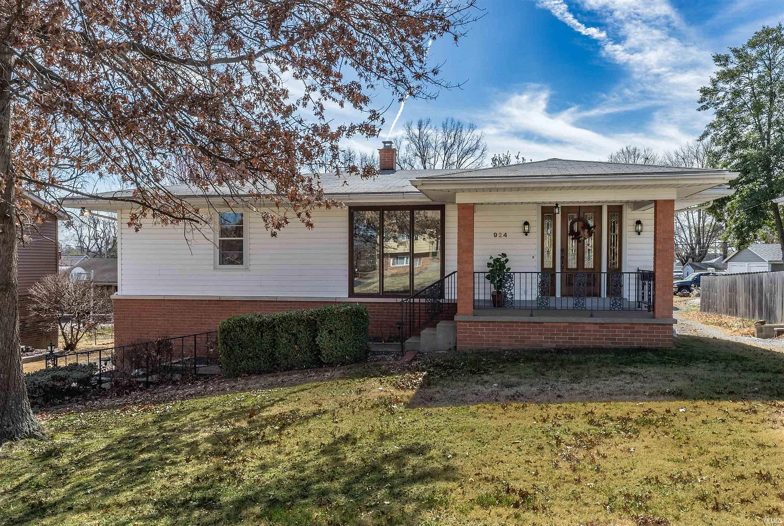 924 Sheffield Dr photo 1