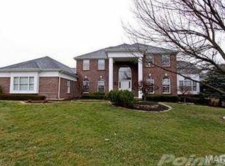 336 Pine Bend Dr, Chesterfield, MO
