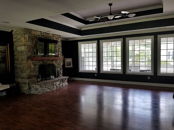 Family Room (w/view of pool)