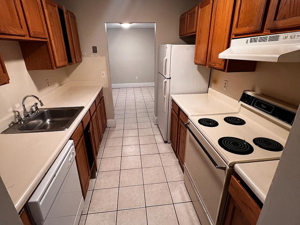 308 Elm St #1