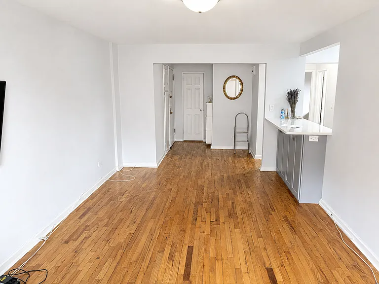 13111 Kew Gardens Rd #1O — Photo 2