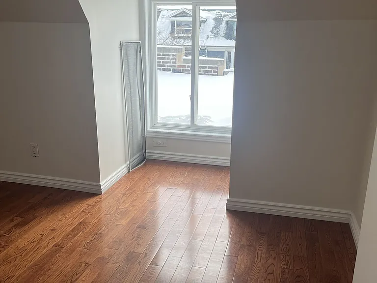 916 Bloor St W #UPPER — Photo 15