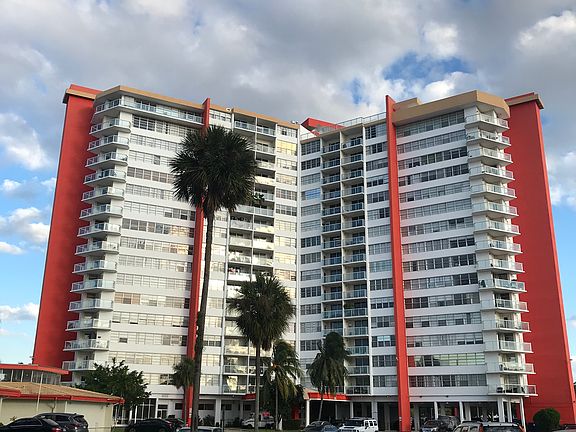 2nd image of 1301 NE Miami Gardens Dr APT 704