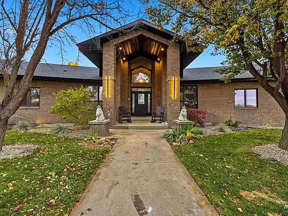 3rd image of 25300 Harvey Rd