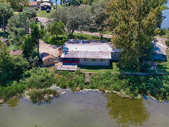 4th image of 17046 Elderberry Dr