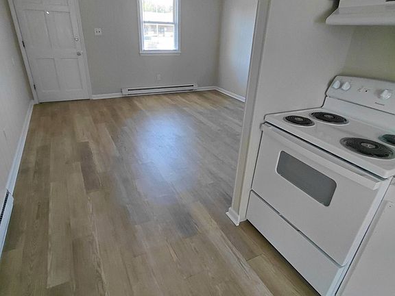 2nd image of 902 Williford St #902