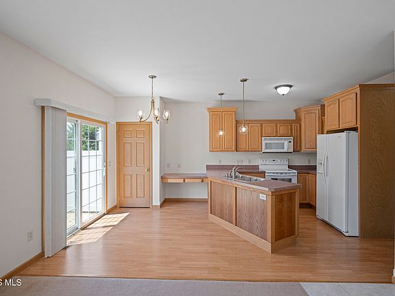5th image of 1163 Meadowlark Ln
