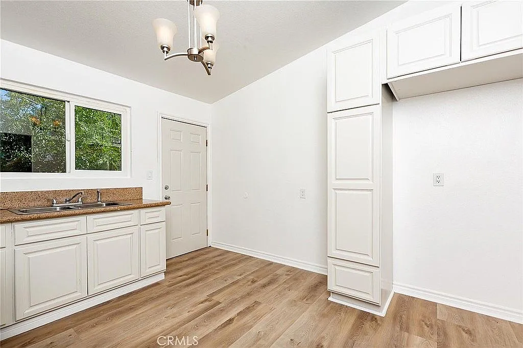 Building Photo - Corkwood Ave