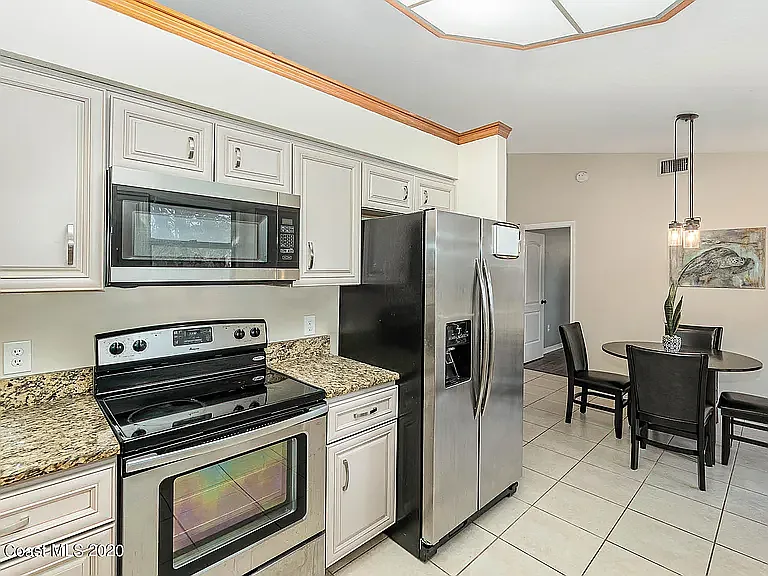 3 bed, 1875 sqft, $2,250 — Photo 2
