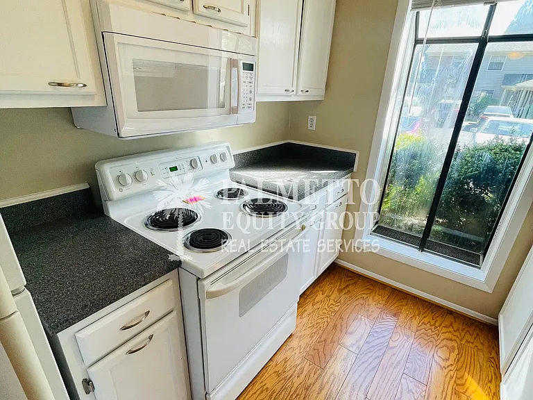 2607 Cottage Pl — Photo 8