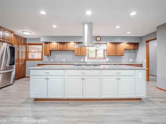 5th image of 3 Golfview Pl