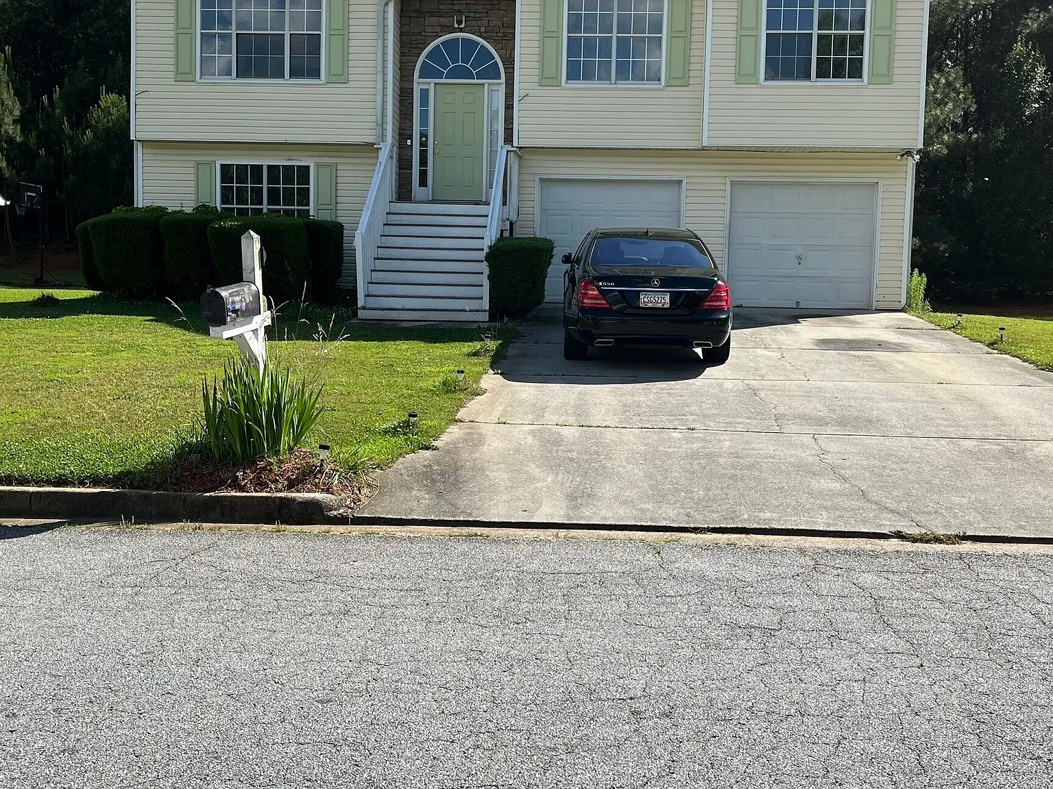 4 bed, 3.0 bath, 2000 sqft, $2,150 — Photo 1