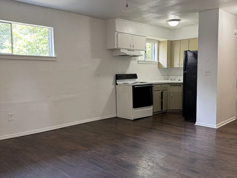 416 E Dunn Ave #3 — Photo 1