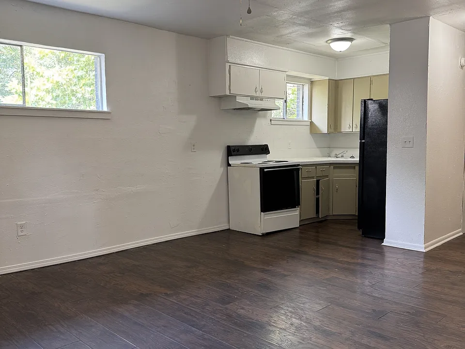 416 E Dunn Ave #3