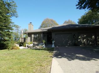 5552 SW Stonegate Ct, Topeka, KS 66606