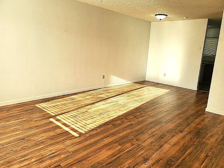 114 Wisconsin Ave #9 — Photo 5