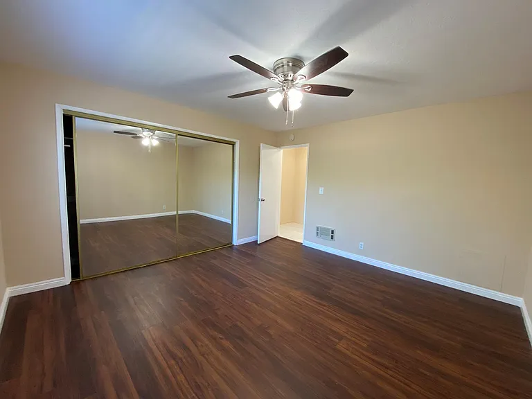 524 N Francisca Ave #4B — Photo 11