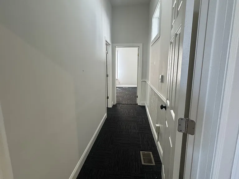 860 Vine St — Photo 9