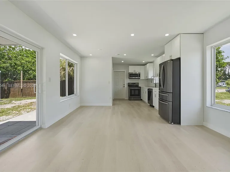 20440 NW 20th Ct — Photo 11