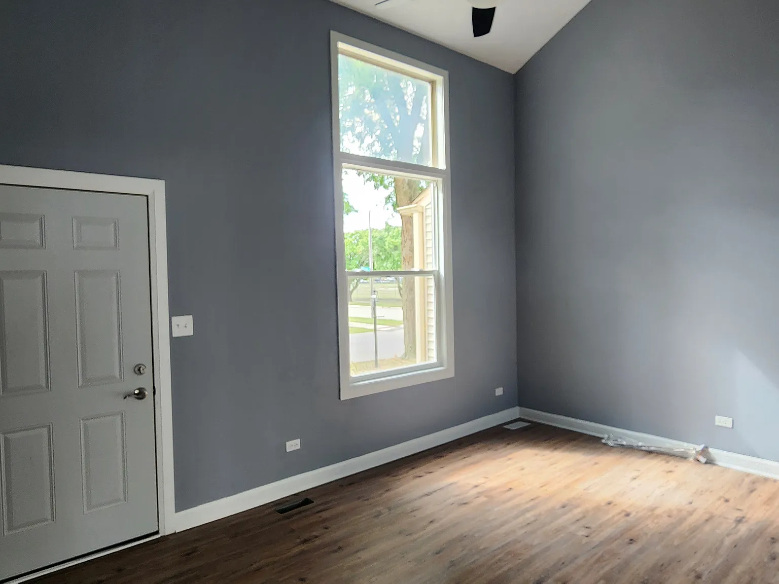 3 bed, 1040 sqft, $2,395 — Photo 4