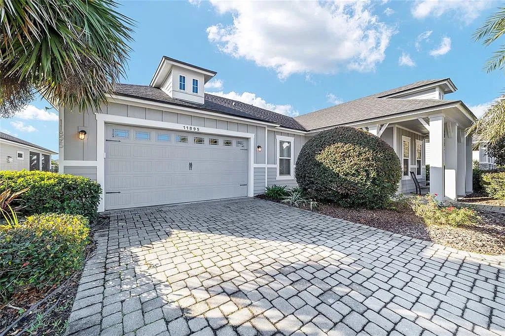 3 bed, 2.0 bath, 2127 sqft, $3,600 — Photo 4